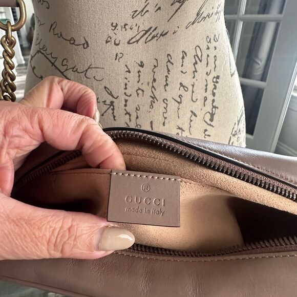 Authentic Gucci GG Marmont Matelasse Leather Crossbody Bag - Picture 8 of 17